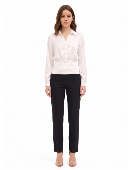 Blouse en satin avec encolure en V et boutons assortis Rinascimento
