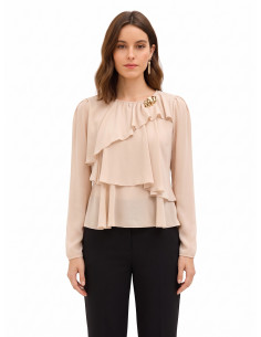 Blouse van georgette met overlappende volants en decoratieve broche Rinascimento