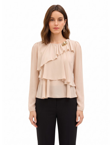 Blouse van georgette met overlappende volants en decoratieve broche Rinascimento