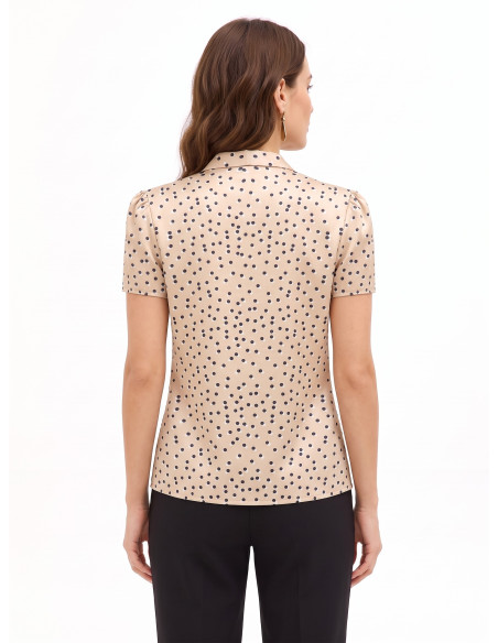 Blouse en satin à pois doubles avec col en V et nœud Rinascimento