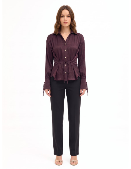 Ruime blouse van een viscosemix met licht gekreukt effect en striklinten Rinascimento