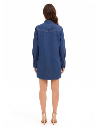 Robe-chemise courte oversize en denim avec poches poitrine et boutons-pression Rinascimento