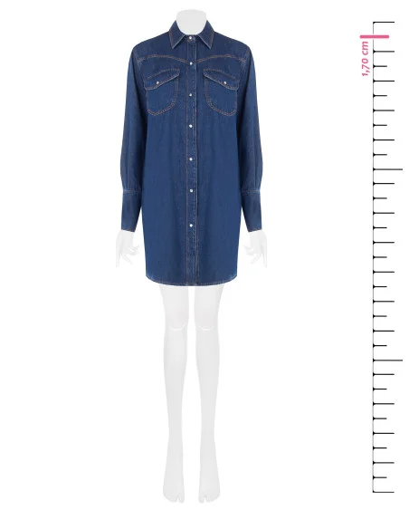 Robe-chemise courte oversize en denim avec poches poitrine et boutons-pression Rinascimento