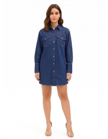Robe-chemise courte oversize en denim avec poches poitrine et boutons-pression Rinascimento