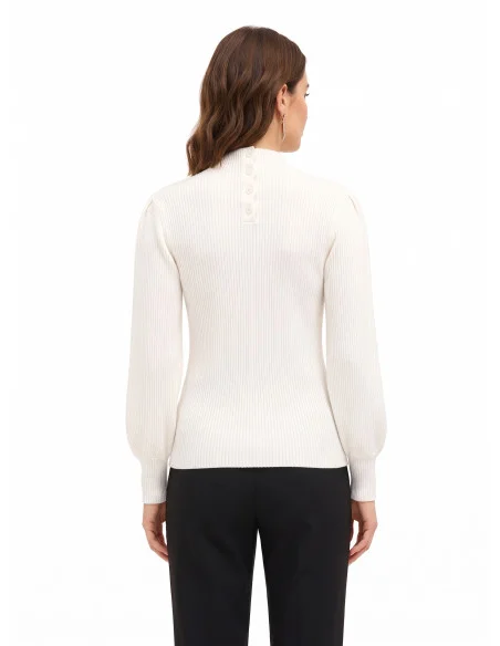 Pull à col roulé côtelé avec manches bouffantes et boutons ton sur ton Rinascimento - Blanc crème