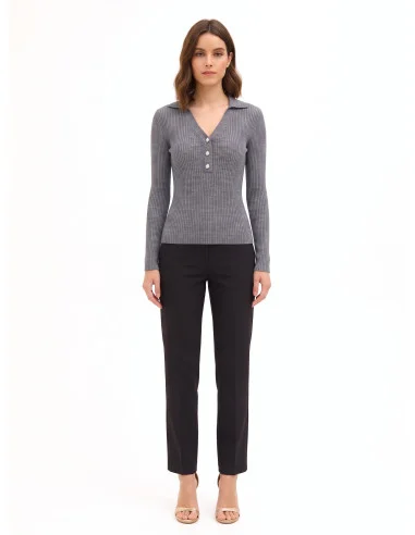 Pull ajusté côtelé à col polo avec boutons bijou Rinascimento