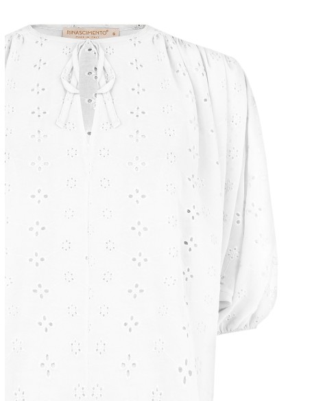 Blouse courte et ample en georgette brodée de fleurs Rinascimento