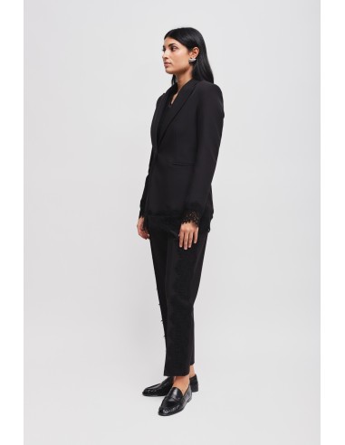 Ensemble Maryley avec veste simple boutonnage et pantalon cigarette en dentelle