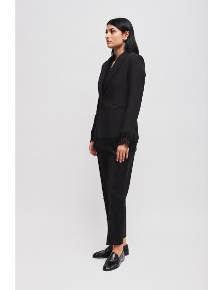 Ensemble Maryley avec veste simple boutonnage et pantalon cigarette en dentelle