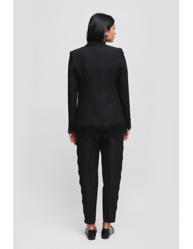 Ensemble Maryley avec veste simple boutonnage et pantalon cigarette en dentelle