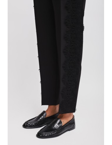 Ensemble Maryley avec veste simple boutonnage et pantalon cigarette en dentelle