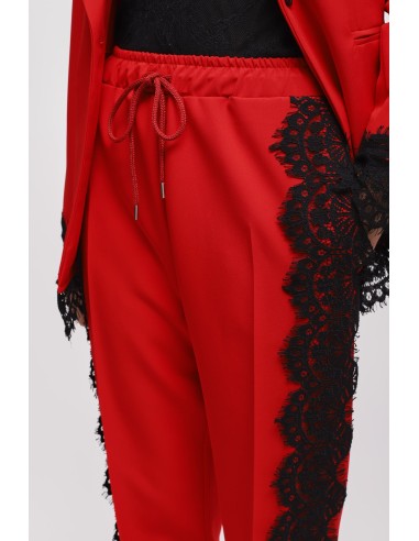 Eendelig pak met single-breasted jasje en sigarettenbroek met kant van Maryley