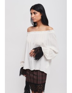 Maryley-blouse met boothals en kanten manchetten 2