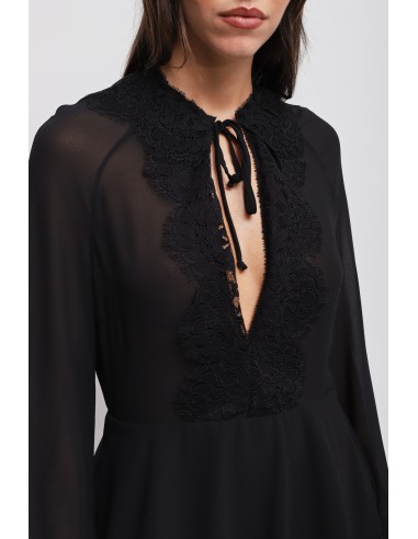 Robe courte avec dentelle Maryley