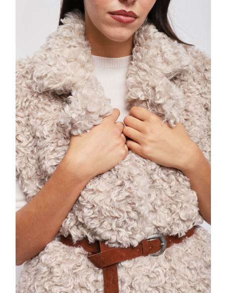 Maryley gilet van imitatiebont met riem