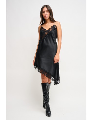 Robe asymétrique en satin avec bordures en dentelle Maryley