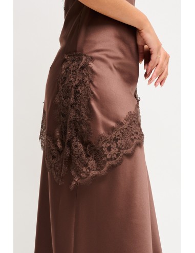 Top en satin avec encolure drapée et bordure en dentelle Maryley