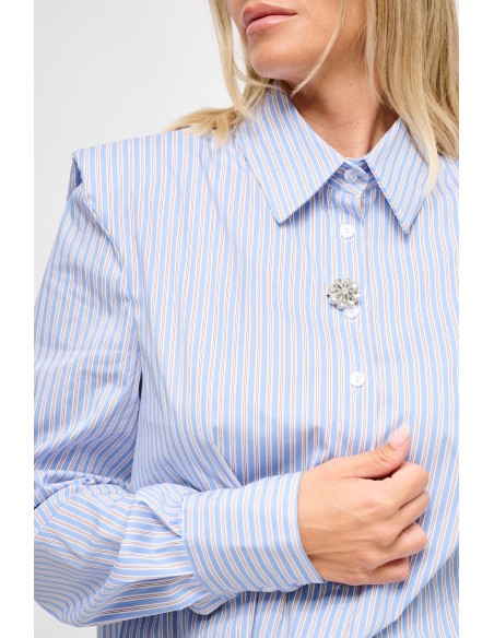 Chemise à épaules rembourrées et épingle à bijoux Maryley