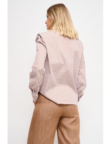 Chemise à épaules rembourrées et épingle à bijoux Maryley