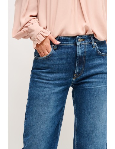 Jean Houston coupe loose Maryley