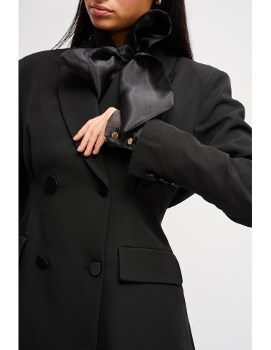 Dubbelrijige blazer met satijnen details van Maryley