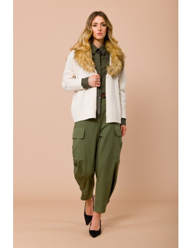 Pantalon cargo avec lacets sur le bas. Taille élastique et ceinture assortie Maryley