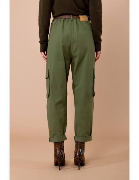 Pantalon cargo avec ceinture élastiquée à l'arrière et ceinture assortie Maryley