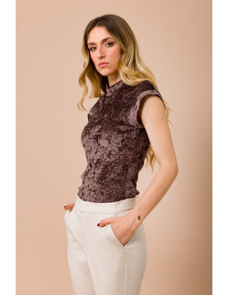Mouwloze coltrui-top met all-over strass-details van Maryley