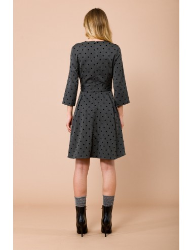 Robe courte avec jupe roulante. Manches 3/4 avec floccato à pois Maryley