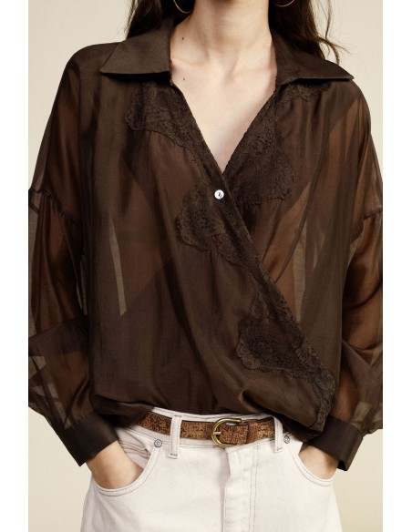Chemise semi-transparente avec dentelle et col classique Dixie