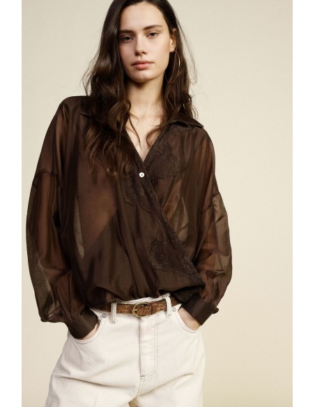 Chemise semi-transparente avec dentelle et col classique Dixie
