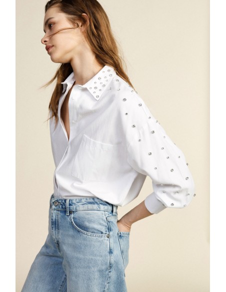 Chemise longue avec clous, poche et col pointu Dixie