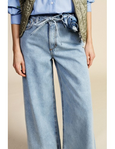 Jean à jambes larges avec ceinture assortie Dixie