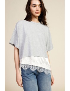 Asymmetrisch cropped T-shirt met kanten rand Dixie
