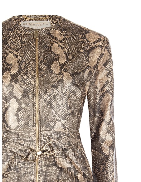 Veste en faux cuir python avec ceinture coordonnée et épaulettes Rinascimento