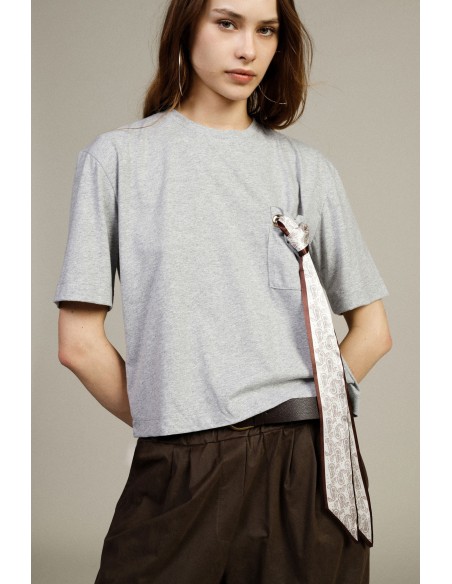T-Shirt Boxy Fit avec mouchoir décoratif Dixie