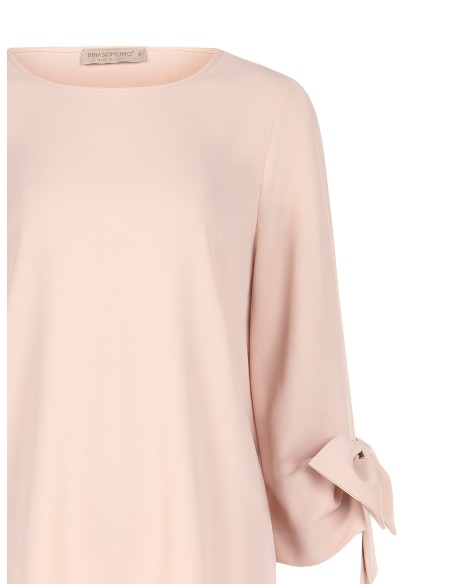 Ruime blouse van soepelvallende stof met maxi-strikken op de mouwen Rinascimento