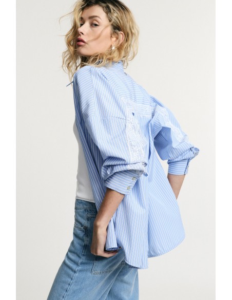 Gestreepte blouse met kanten details en een losse pasvorm, alstublieft