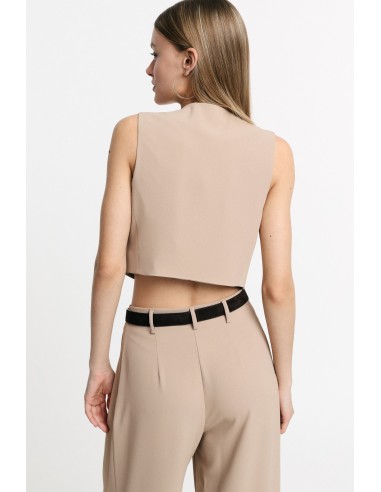 Gilet court avec boutons et poches sur le devant Please