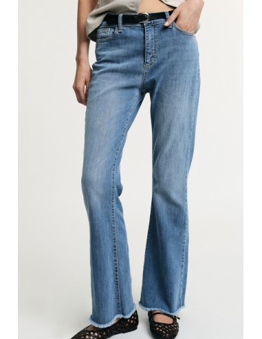 Flarejeans met gerafelde zoom en riem Please
