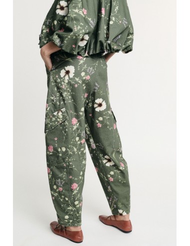 Pantalon cargo à imprimé floral, taille haute, poches latérales.