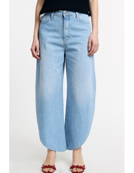 Jean à jambes larges arrondies avec fentes latérales, s’il vous plaît
