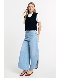 Jean à jambes larges arrondies avec fentes latérales, s’il vous plaît