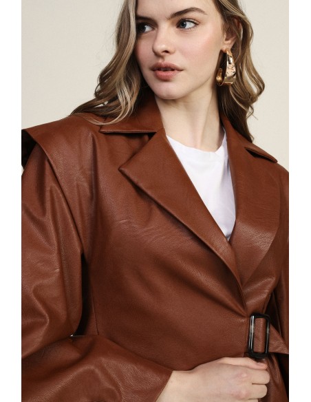 Veste en faux cuir avec épaules structurées et ceinture Dixie